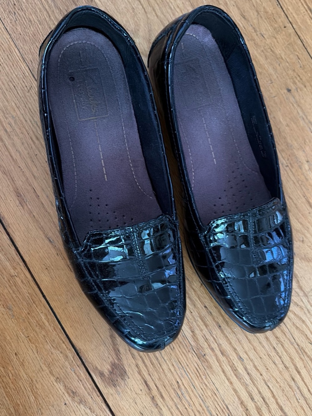 Black Croc-Embossed Women’s Loafers
